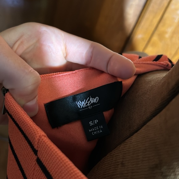 Flattering coral black striped dress with hidden pockets - Picture 6 of 9